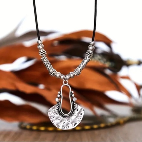 Handmade Bohemian Tribal Necklace - Picture 4 of 5